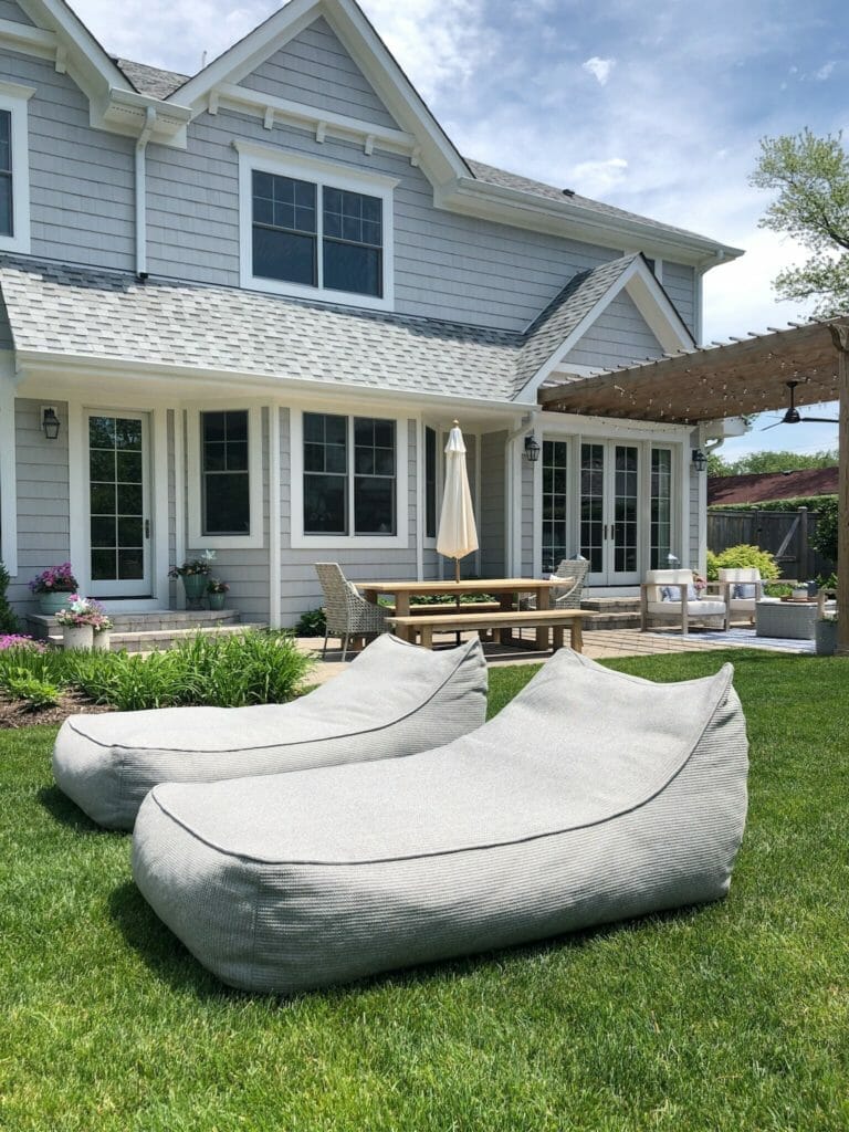 outdoor loungers