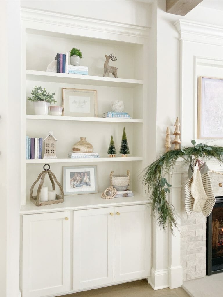 shelf Christmas decor
