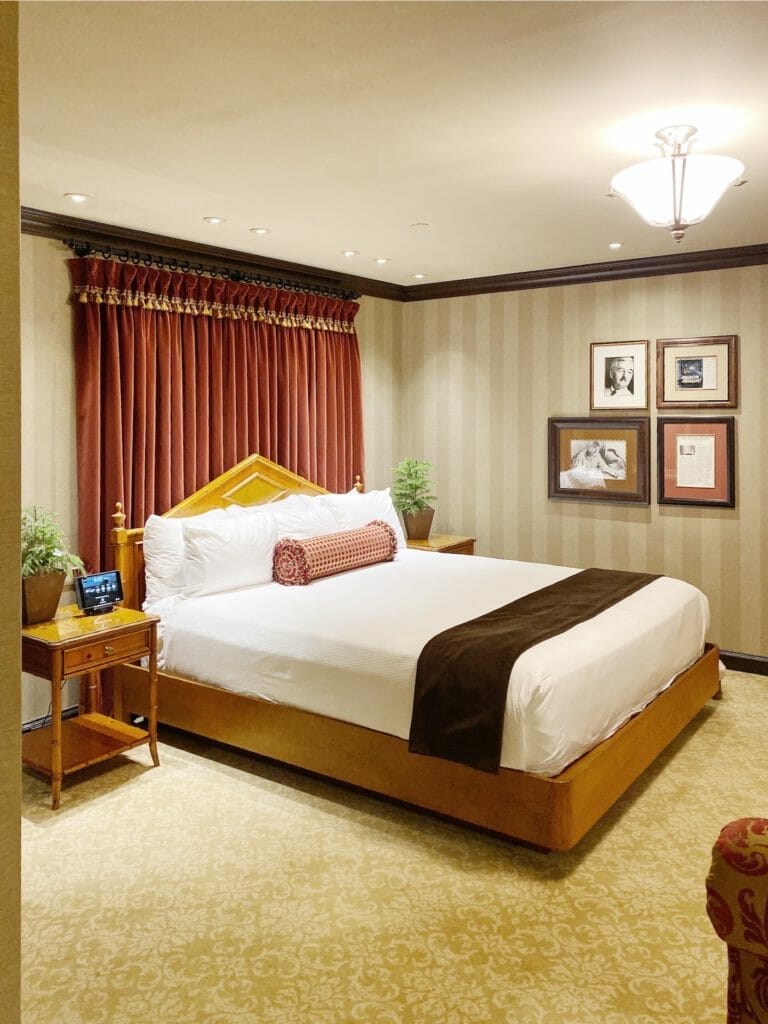 Kohler Wisconsin hotel room