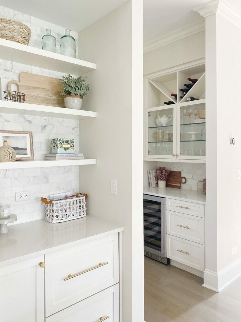simple kitchen shelves decor