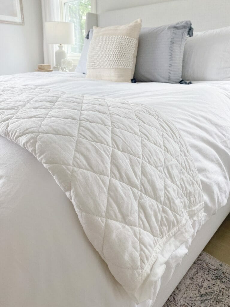 Gap Home frayed edge quilt, white bedding and pretty textured pillows