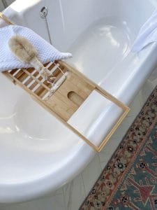 Freestanding bathtub with spa caddy