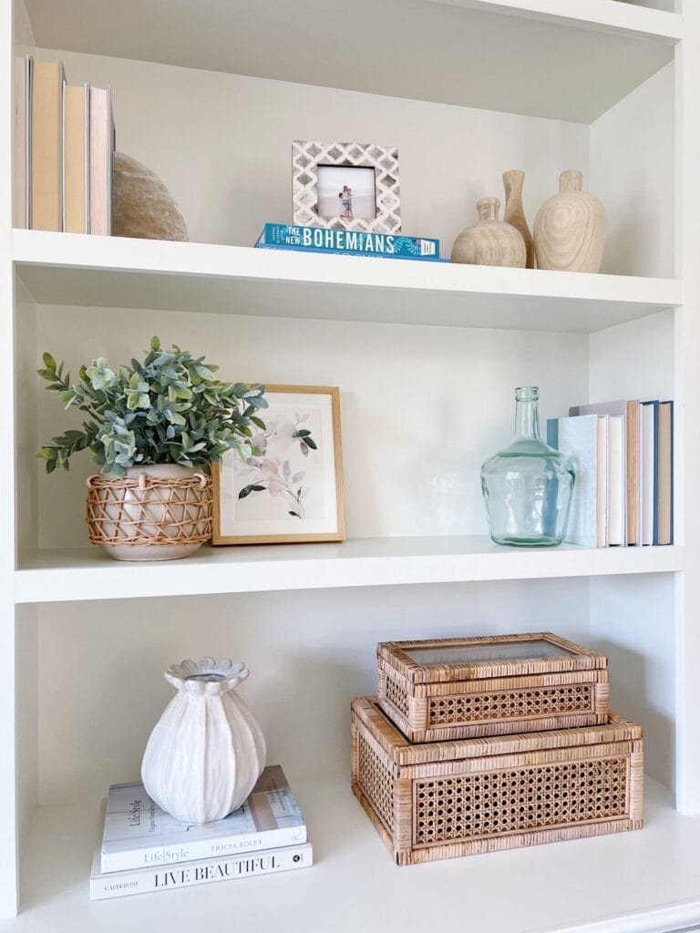Decorating Shelves and Baskets 